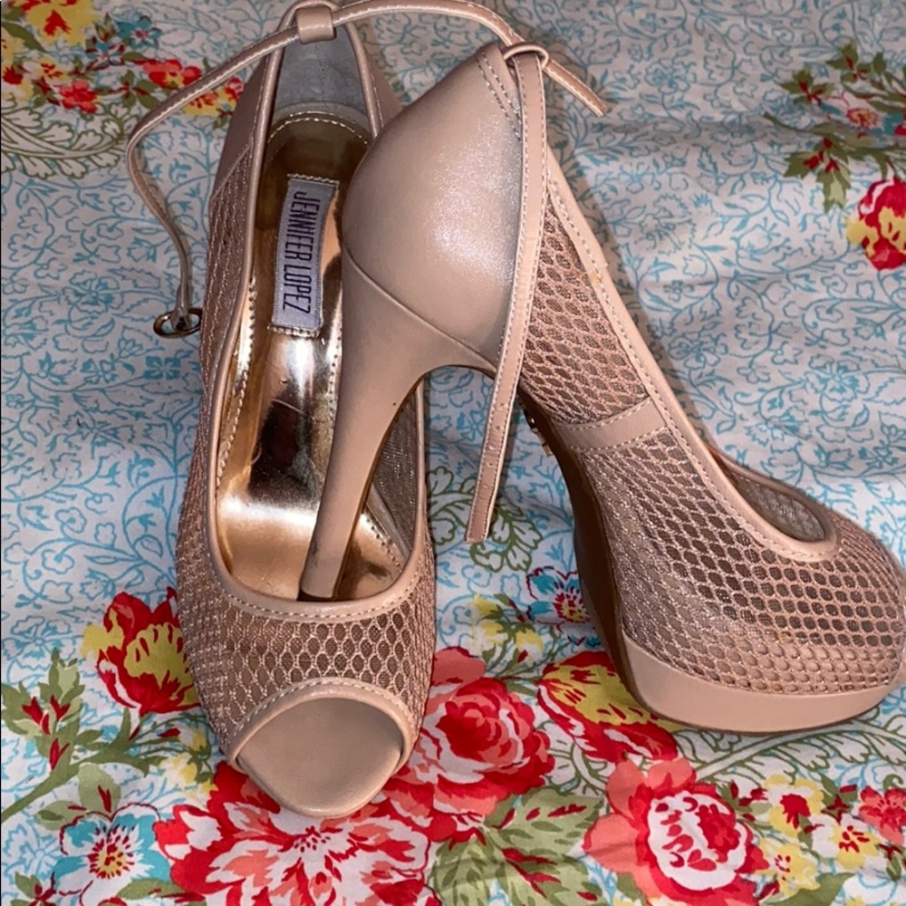 Heels - Picture 2 of 6